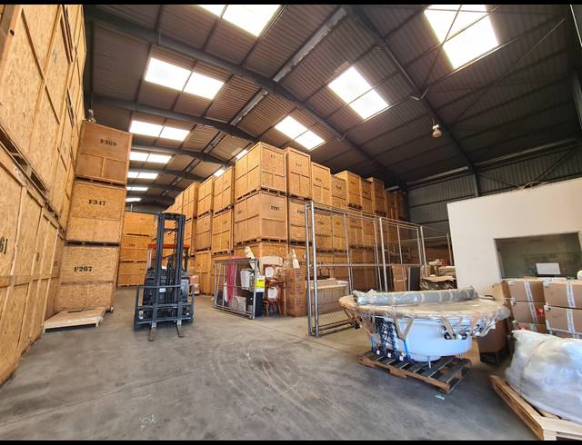 2,419M² WAREHOUSE FOR SALE IN TUNNEY